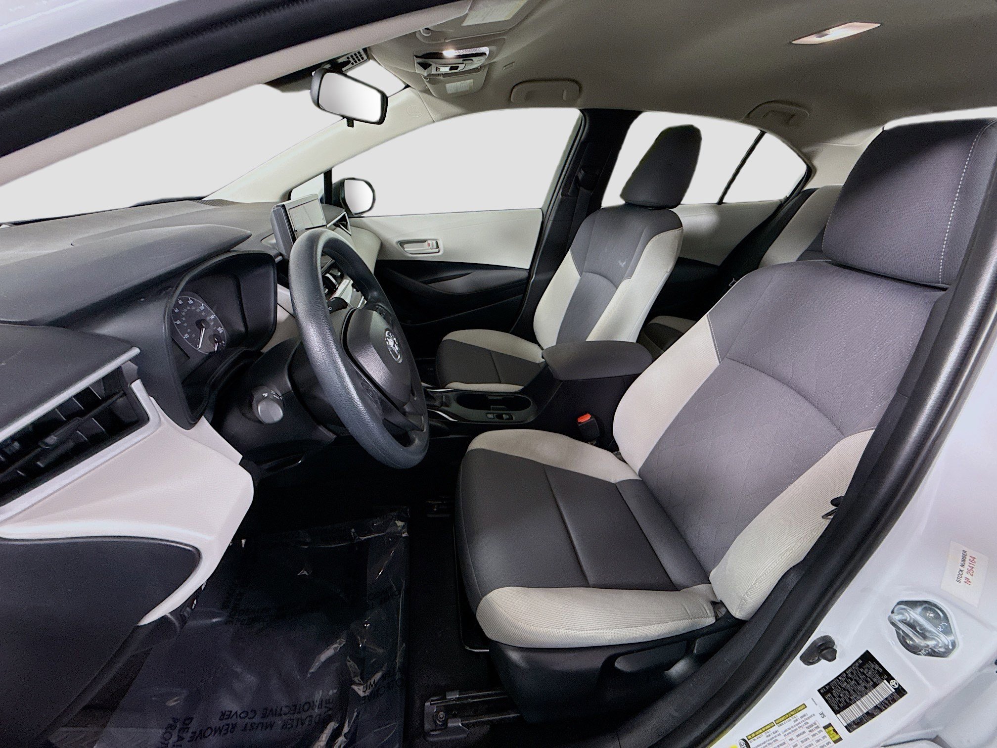 Used 2025 Toyota Corolla LE image 21