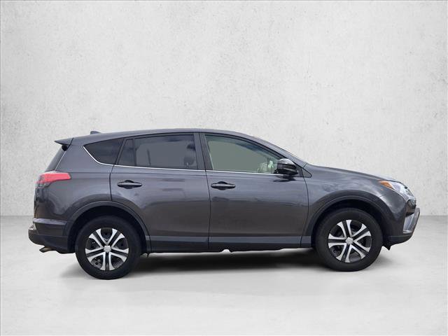 Used 2018 Toyota RAV4 LE image 4