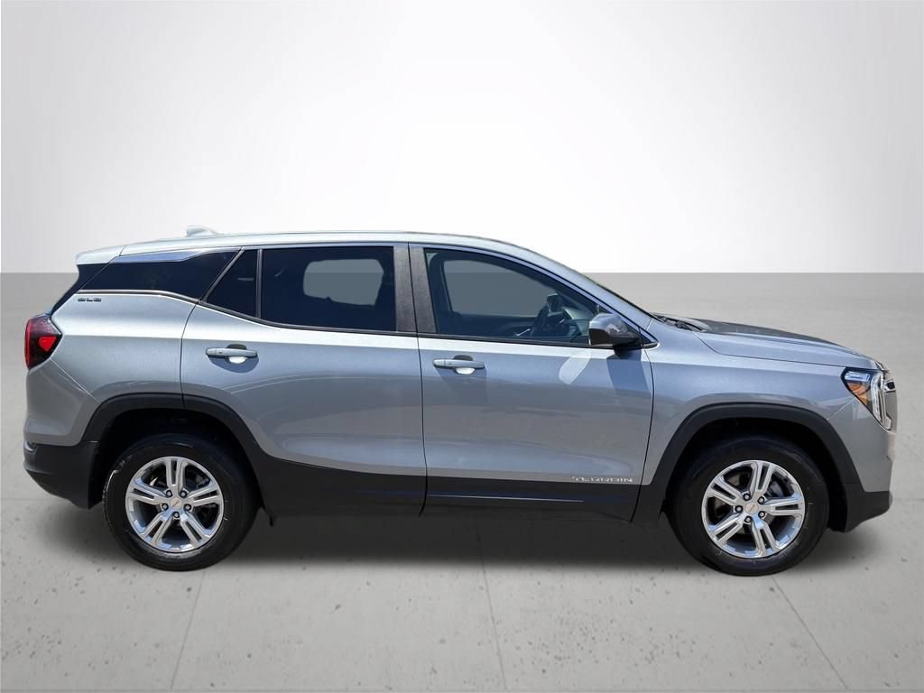 Used 2024 GMC Terrain SLE AWD/4WD image 5