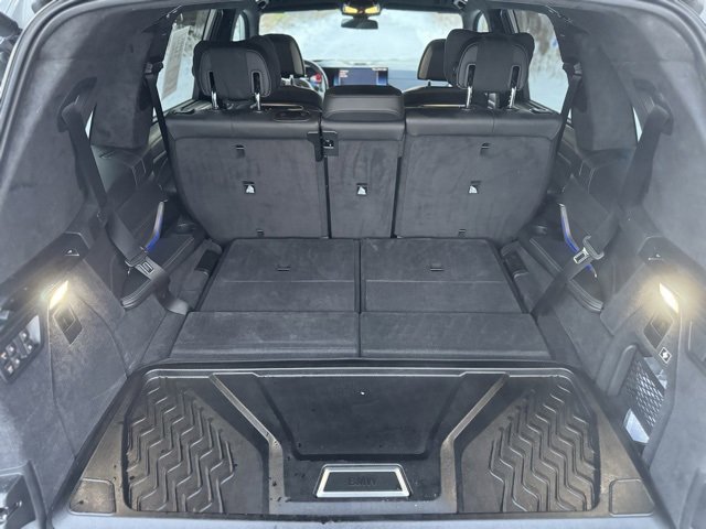 Used 2024 BMW X7 M60i w/ Executive Package image 17