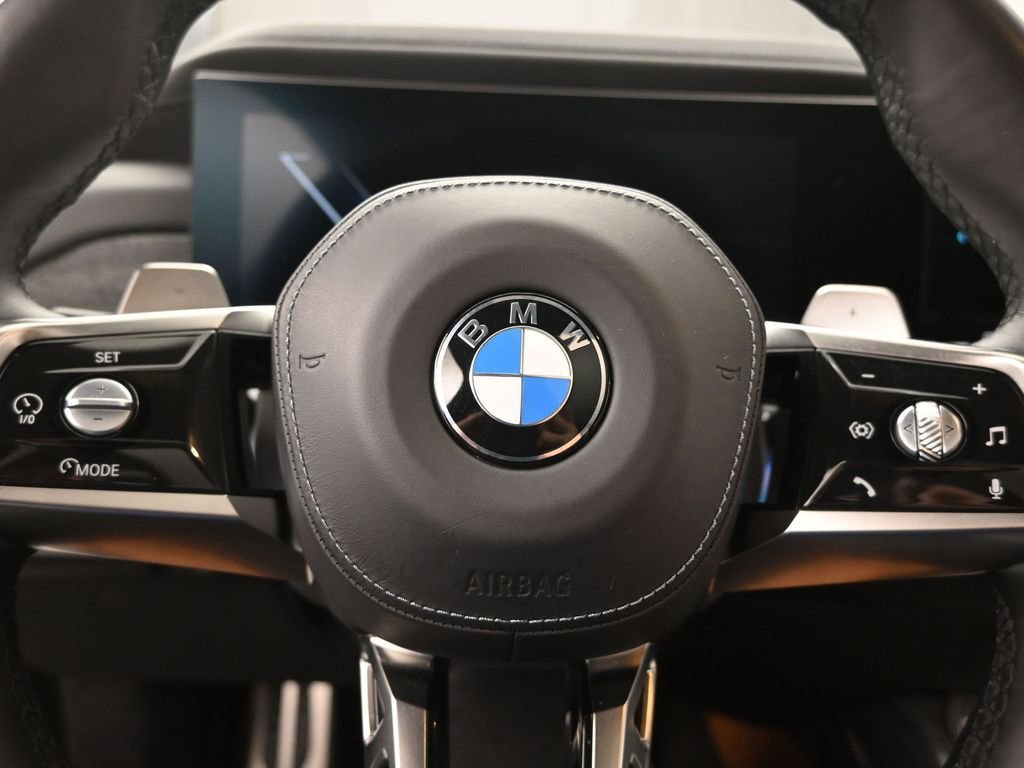 Used 2023 BMW 740i w/ Parking Assistance Package image 10