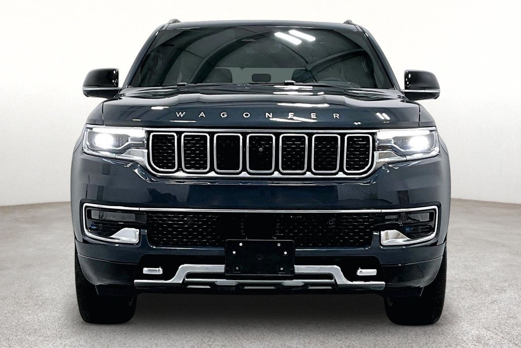 Used 2024 Jeep Wagoneer Series III w/ Premium Group I AWD/4WD image 4