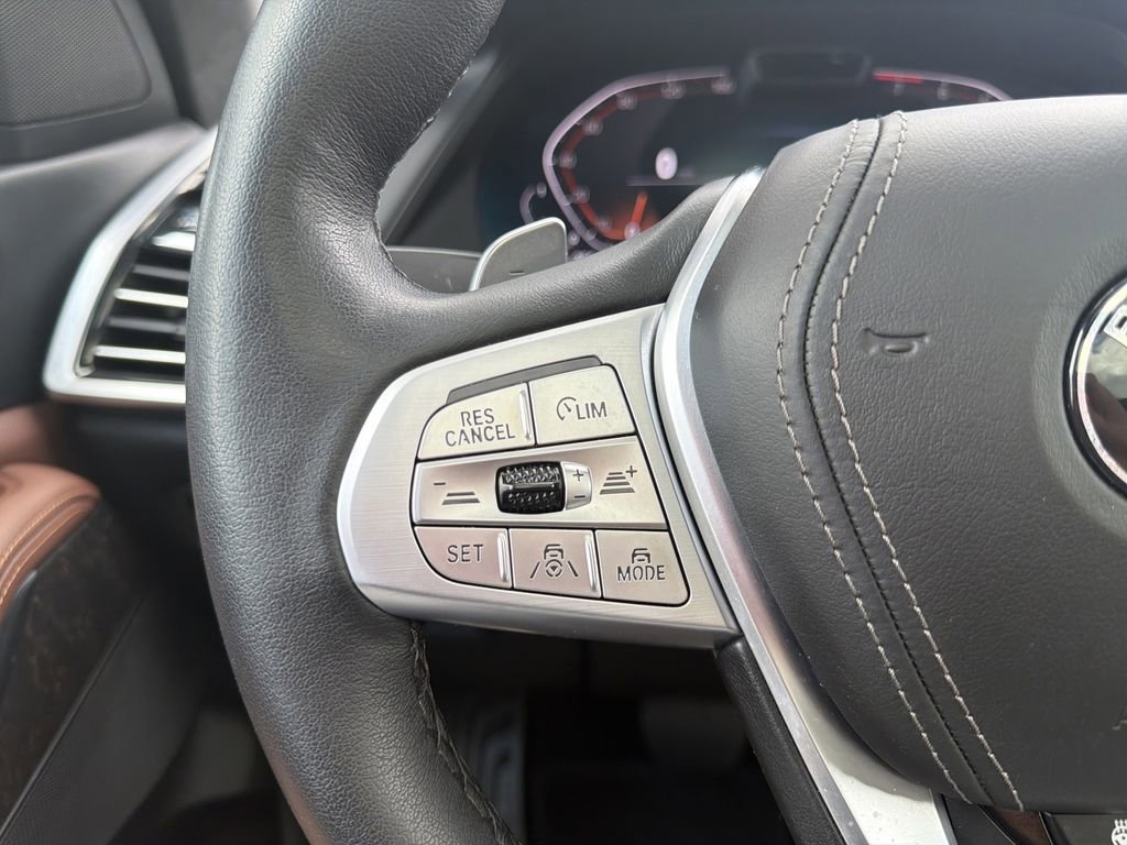 Used 2022 BMW X7 xDrive40i w/ Executive Package image 27