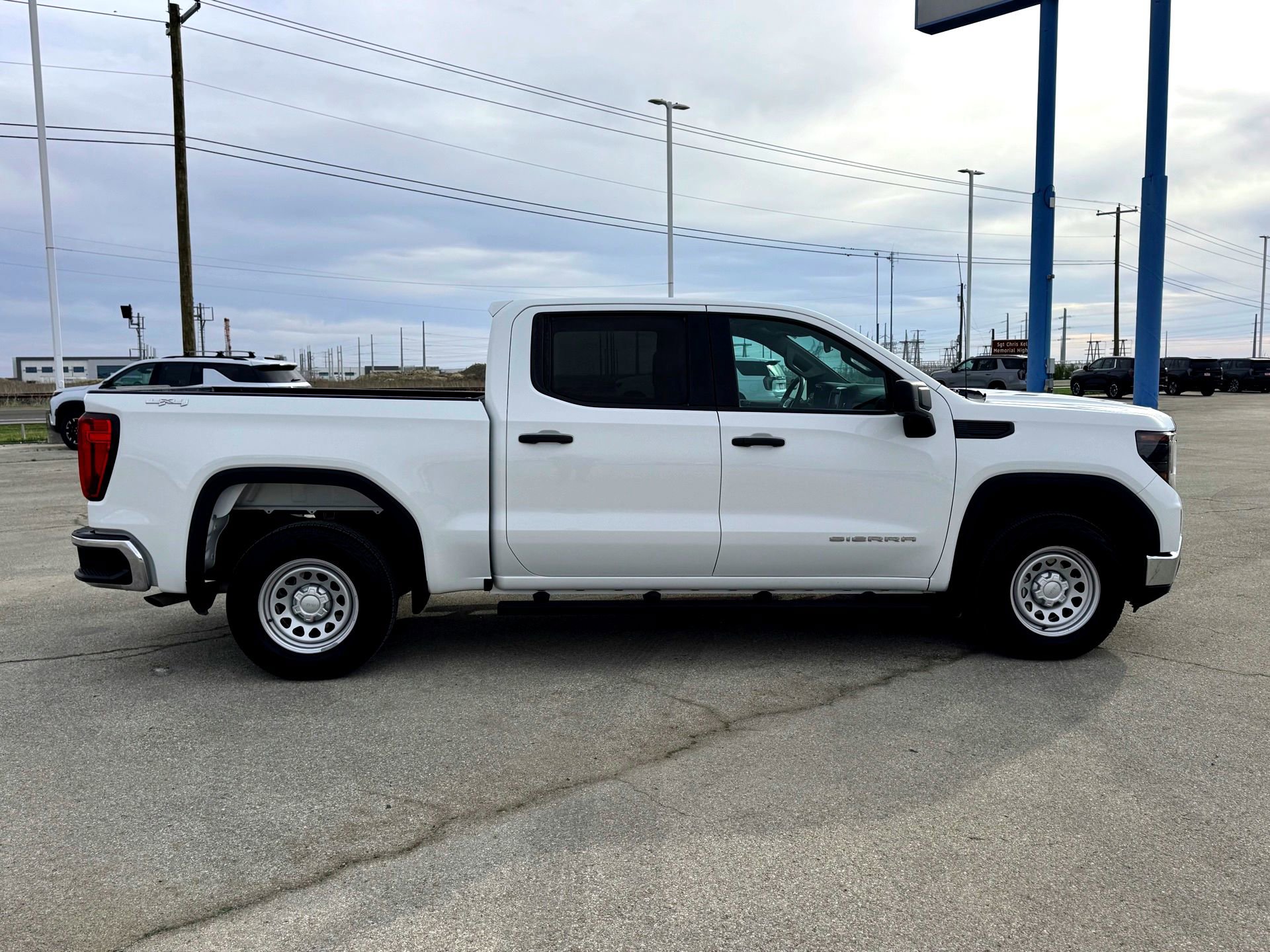 Used 2023 GMC Sierra 1500 Pro w/ Pro Value Package image 5