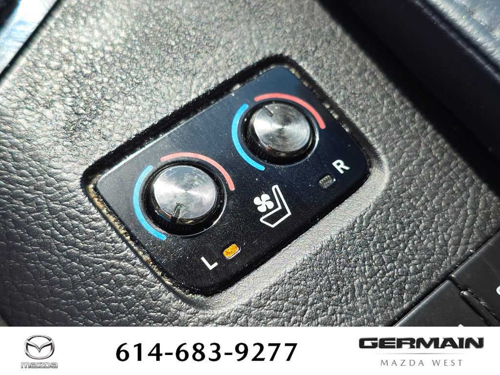 Used 2014 Toyota Avalon Limited FWD image 34