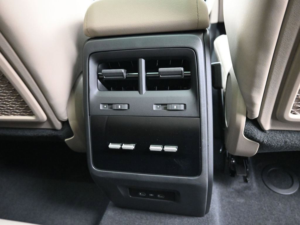 Certified 2025 Porsche Macan 4 Electric image 25