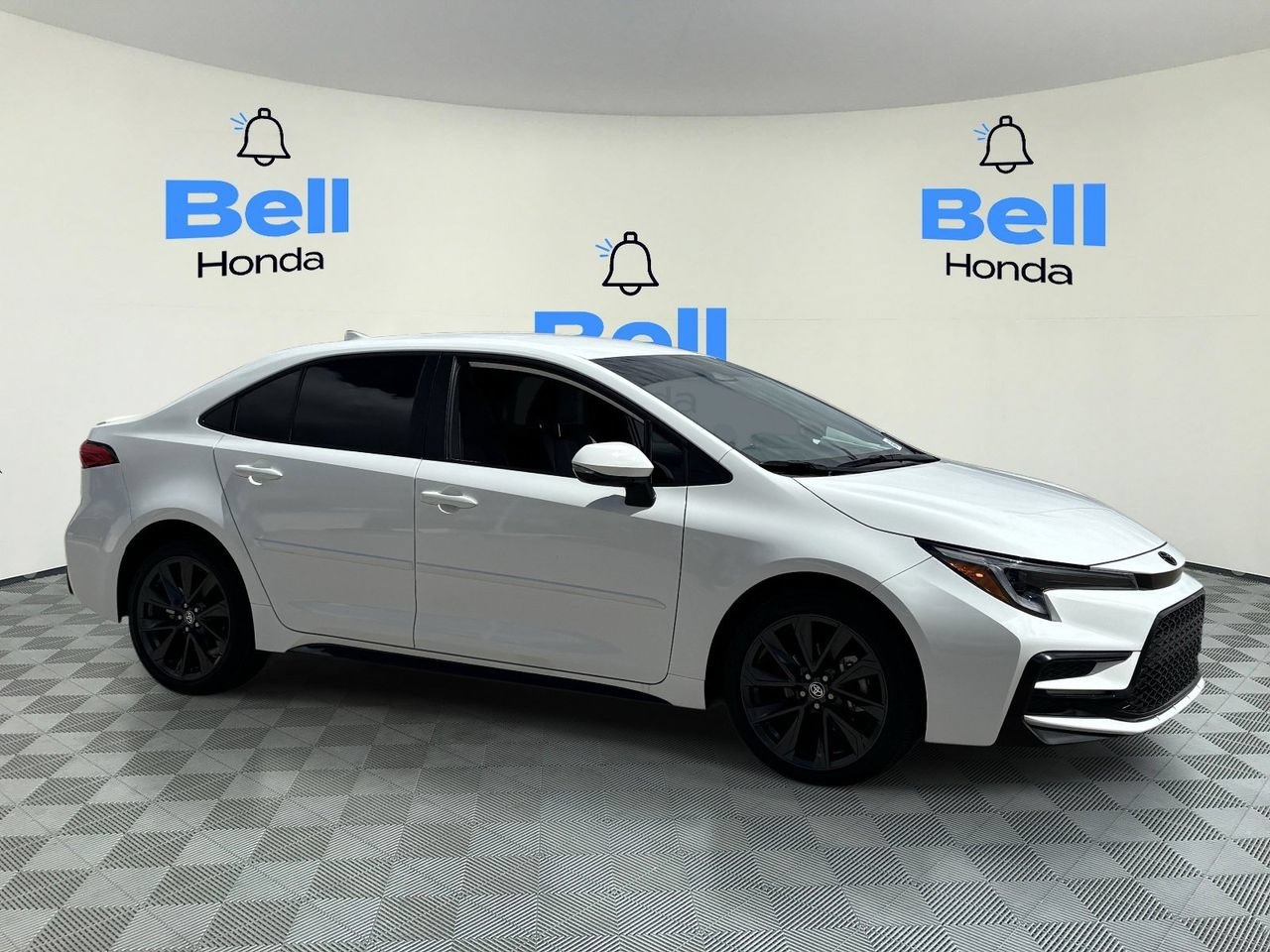 Used 2026 Toyota Corolla SE w/ Carpet Mat Package (TMS) FWD image 6
