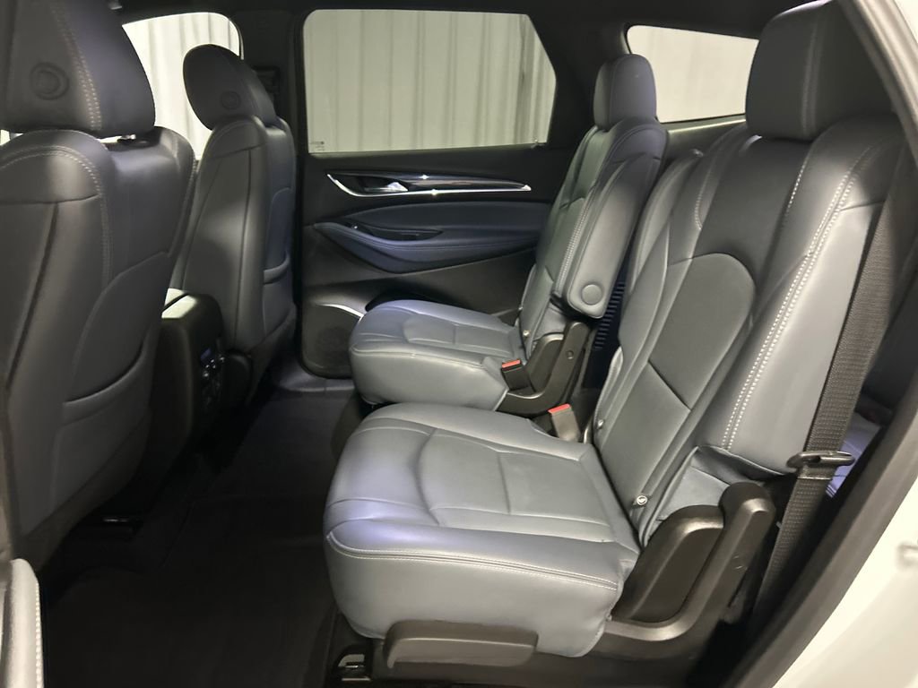 Used 2024 Buick Enclave Premium image 22