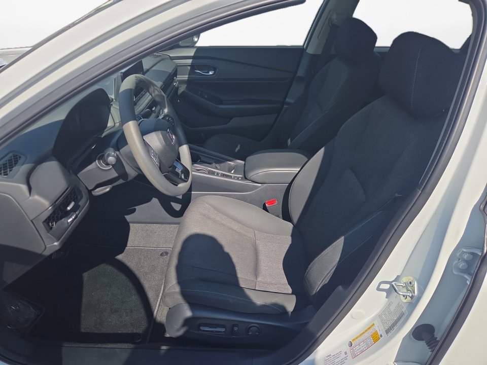 Used 2023 Honda Accord EX image 9