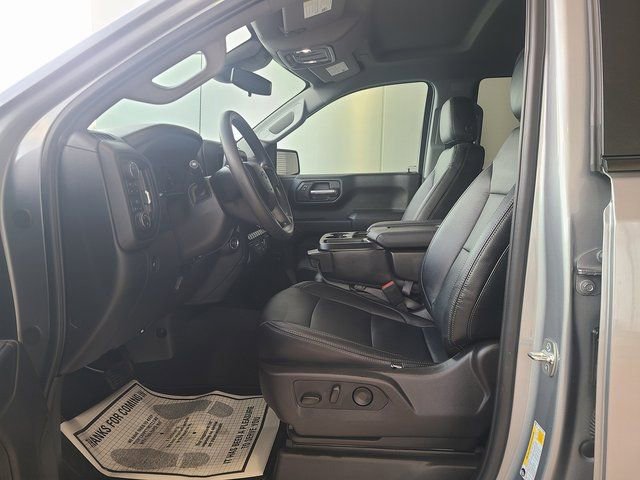 Used 2026 Chevrolet Silverado 1500 Custom Trail Boss w/ LPO, Dark Essentials Package image 3