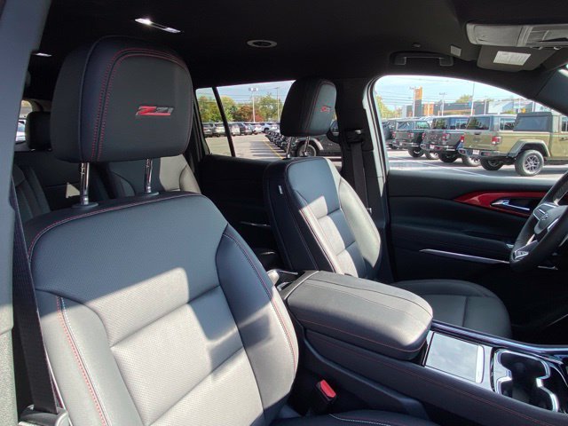 Used 2024 Chevrolet Traverse Z71 w/ Enhanced Driving Package AWD/4WD image 17