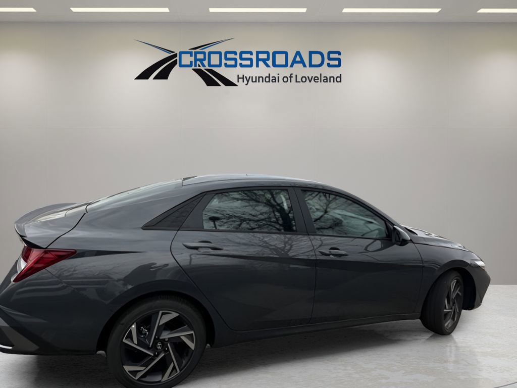 Used 2025 Hyundai Elantra SEL image 9