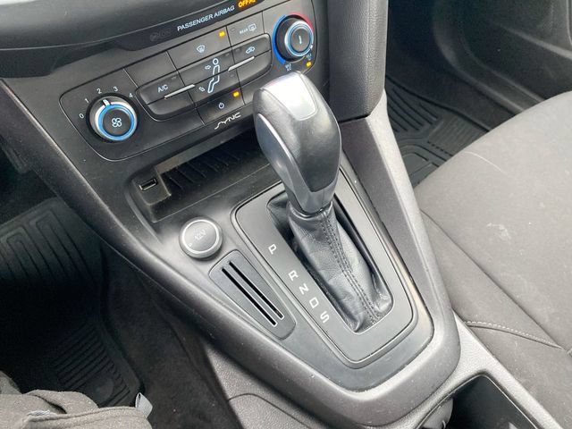 Used 2015 Ford Focus SE w/ SE Sport Package FWD image 43