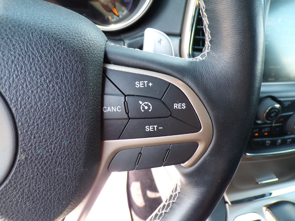 Used 2017 Jeep Grand Cherokee Limited AWD/4WD image 29