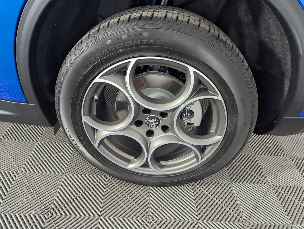 New 2025 Alfa Romeo Stelvio Sprint w/ Convenience Package image 17