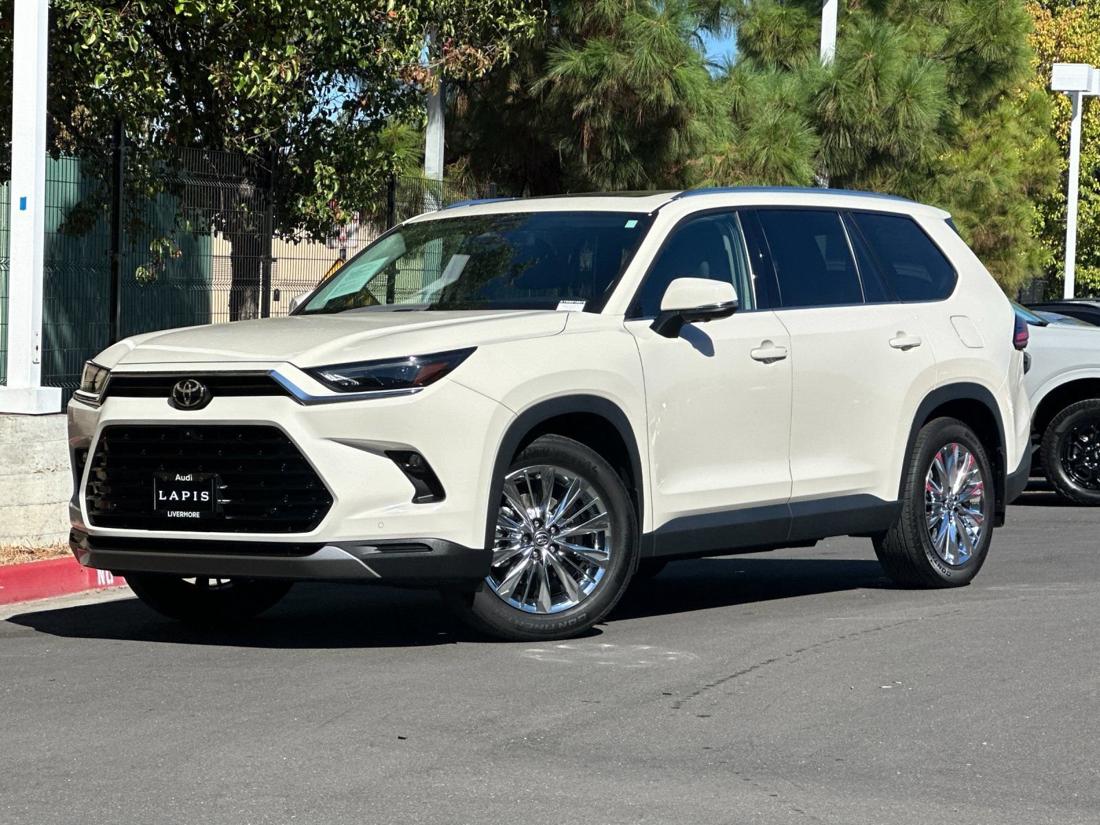 Used 2024 Toyota Grand Highlander AWD image 1