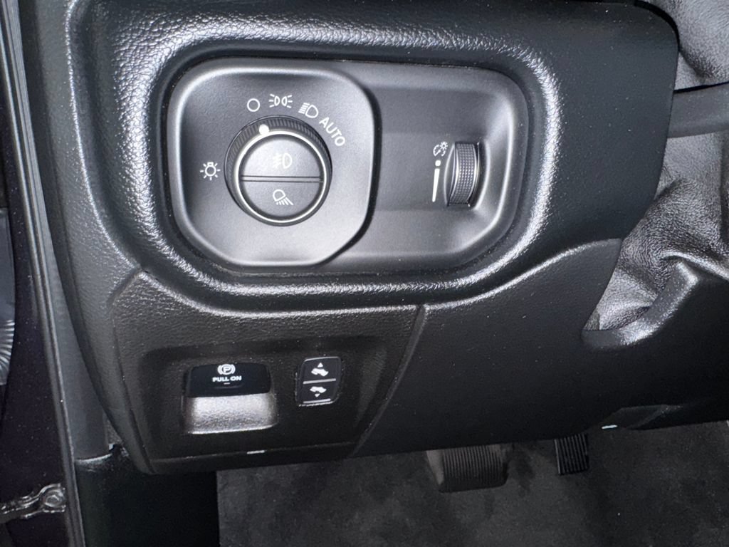Used 2020 RAM 1500 Rebel w/ Level 1 Equipment Group AWD/4WD image 34