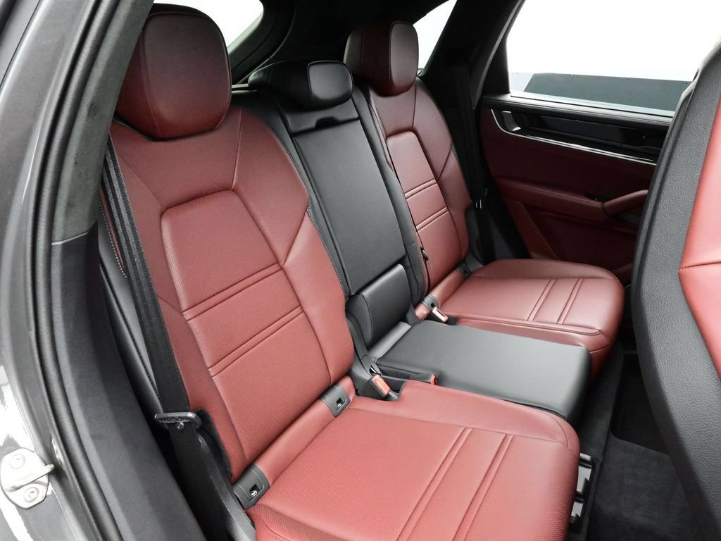 New 2025 Porsche Cayenne Turbo AWD/4WD image 17