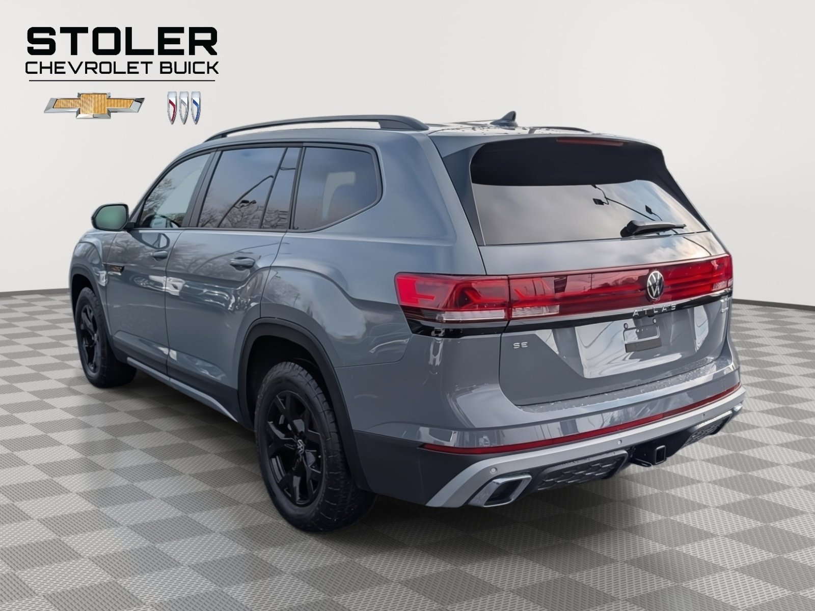 Used 2024 Volkswagen Atlas Peak Edition SE image 3