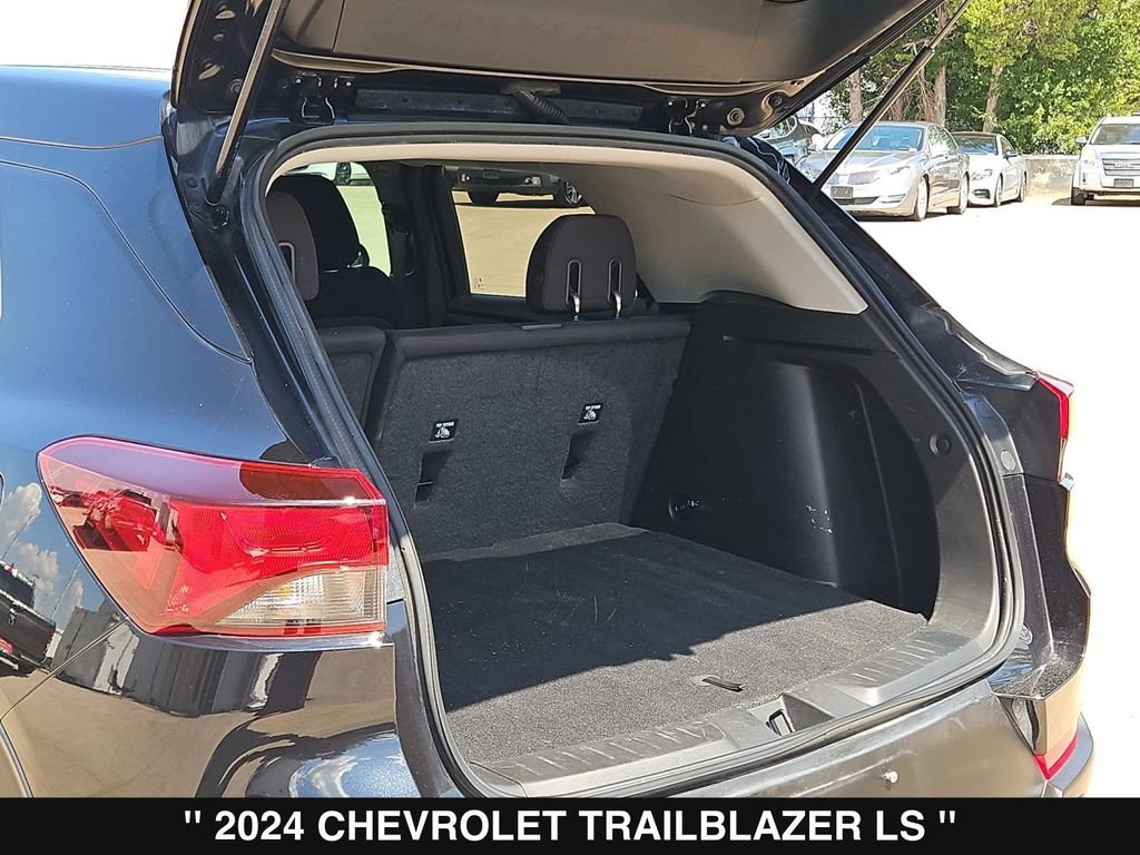 Used 2024 Chevrolet TrailBlazer LS w/ LS Convenience Package FWD image 30