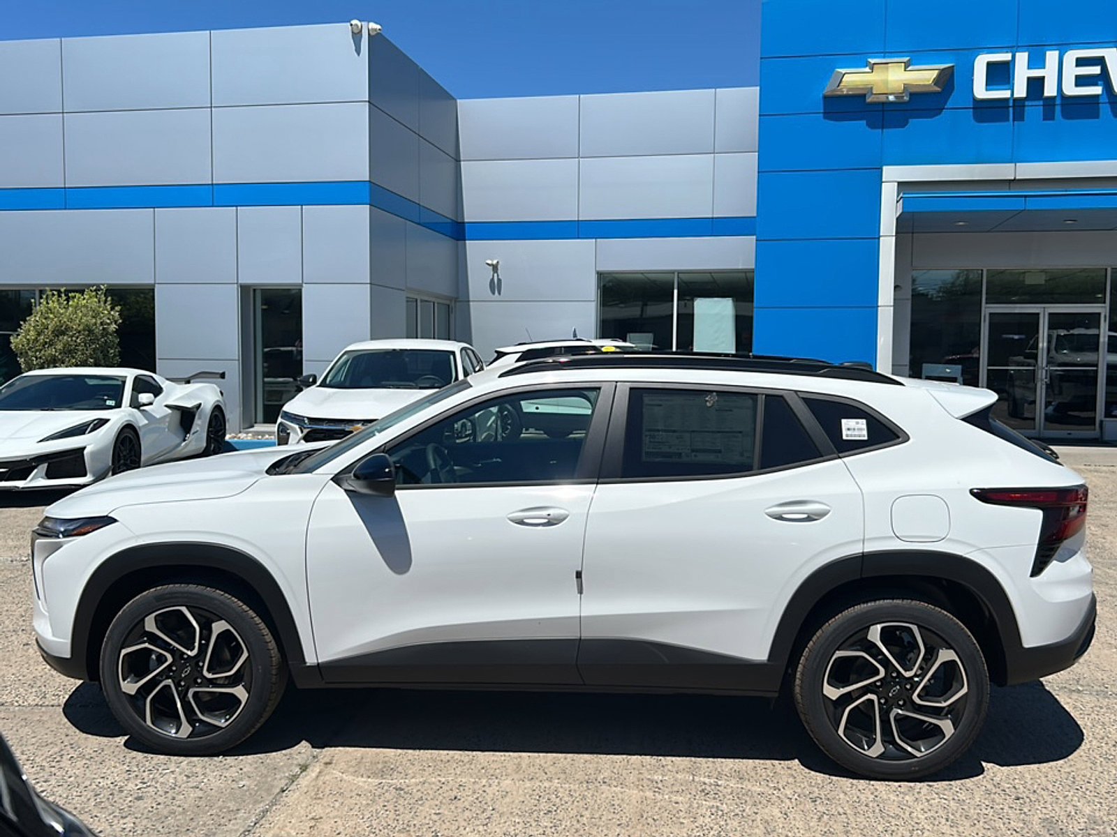 New 2026 Chevrolet Trax RS w/ Sunroof Package FWD image 7