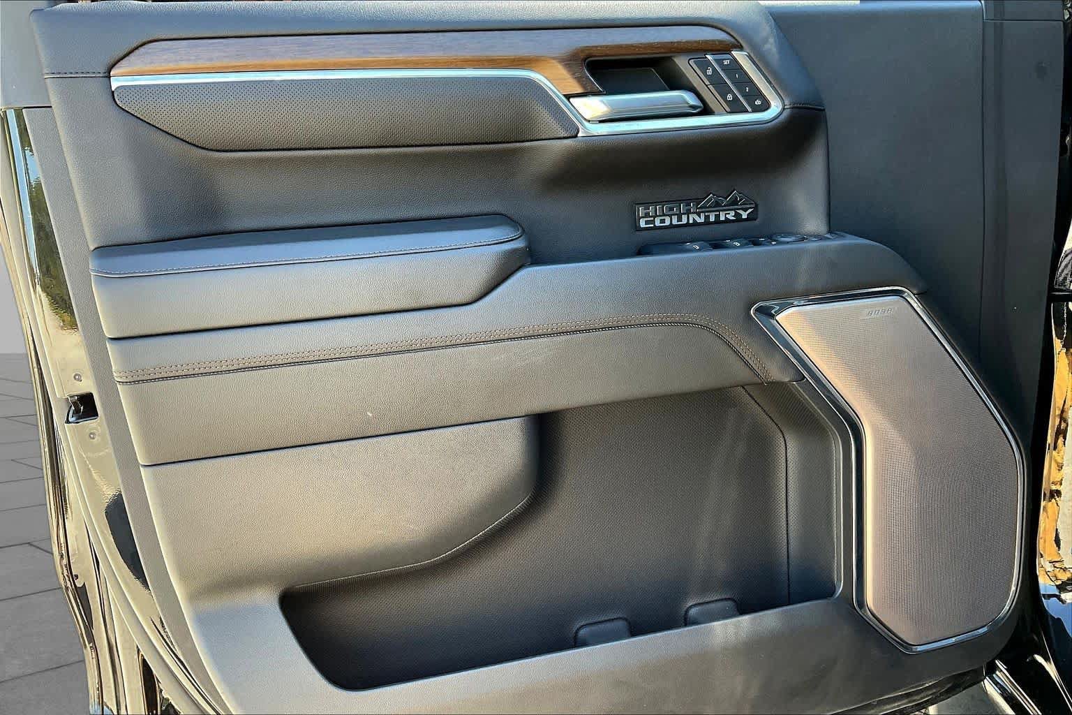 Used 2023 Chevrolet Silverado 1500 High Country w/ High Country Premium Package AWD/4WD image 43