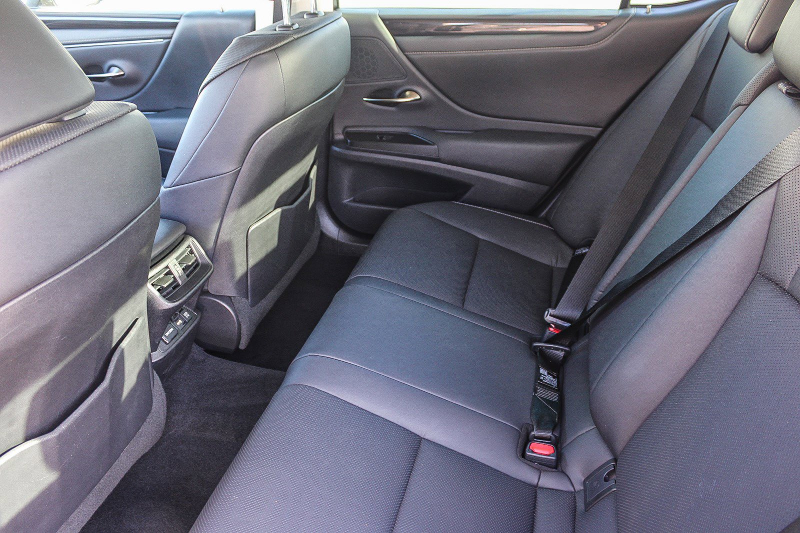 Used 2021 Lexus ES 300h w/ Premium Package image 19