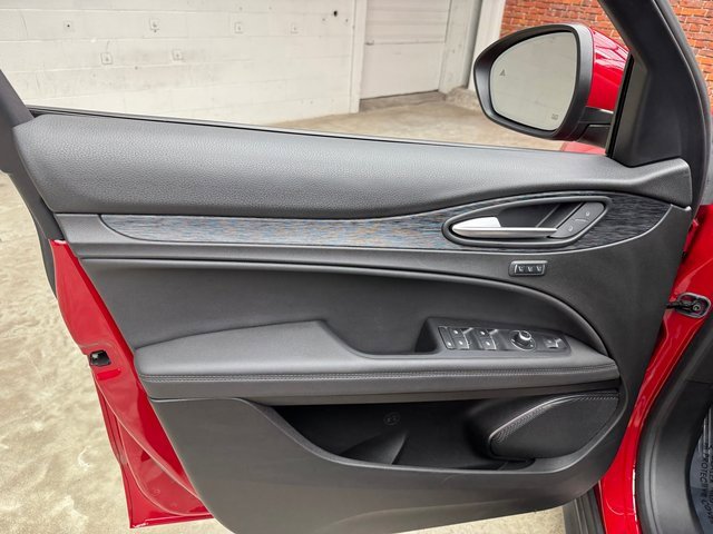 Used 2022 Alfa Romeo Stelvio Sprint image 11