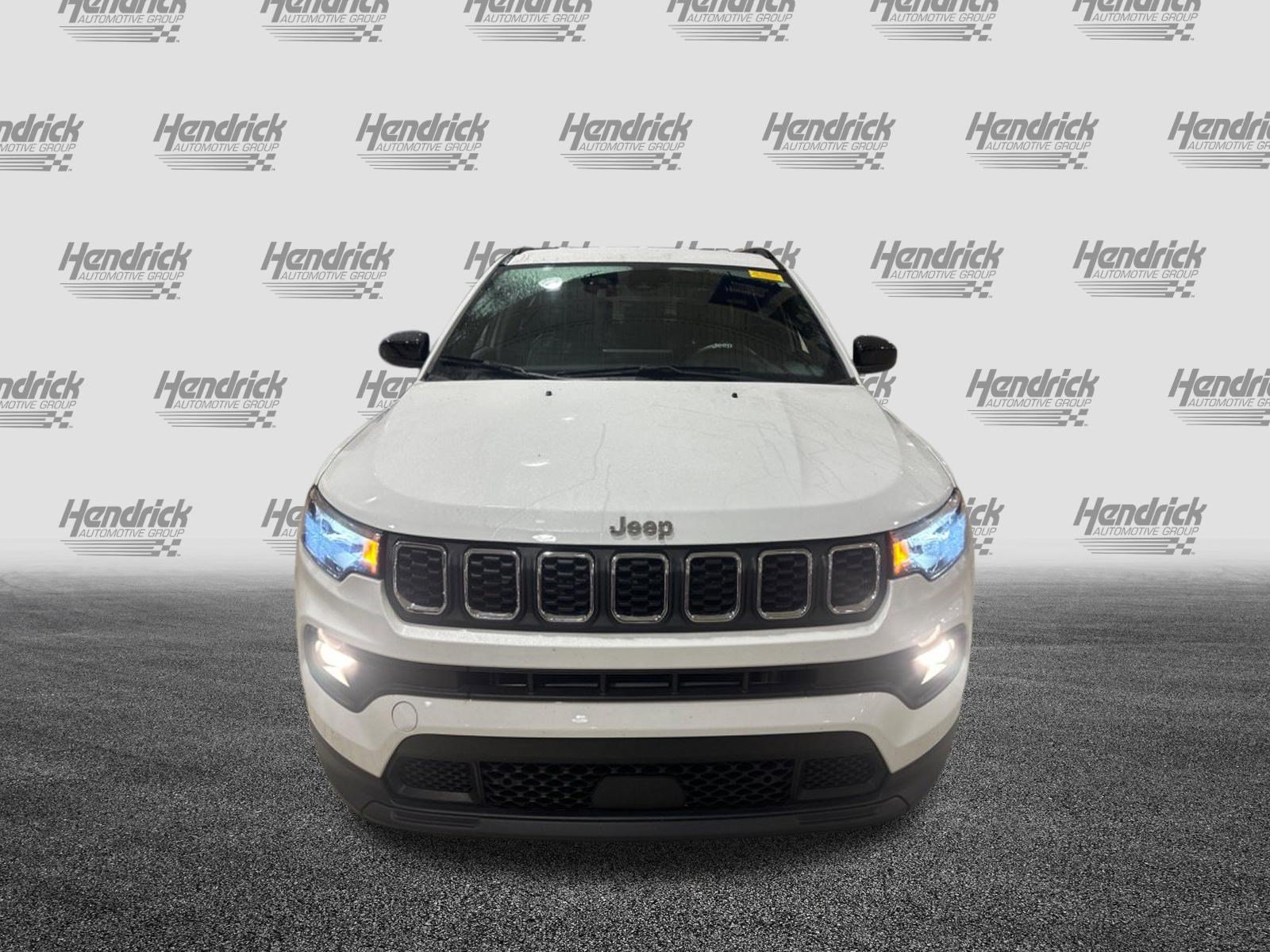 Used 2024 Jeep Compass Latitude AWD/4WD image 37