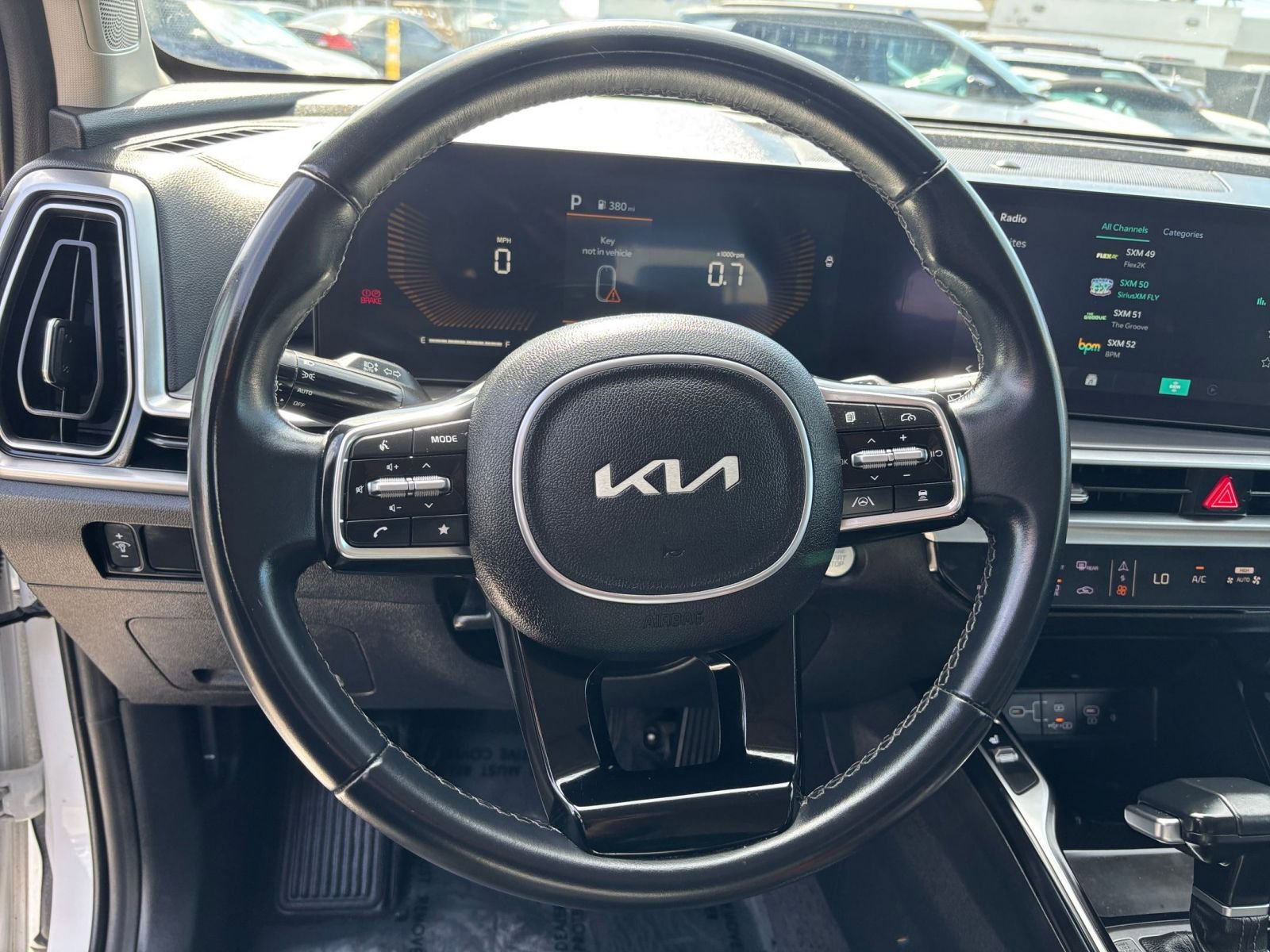 Used 2024 Kia Sorento S image 30
