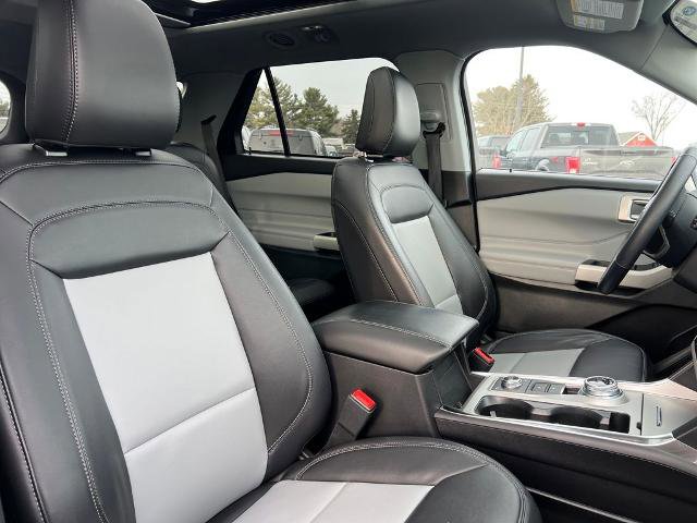 Certified 2023 Ford Explorer XLT w/ Equipment Group 202A image 39