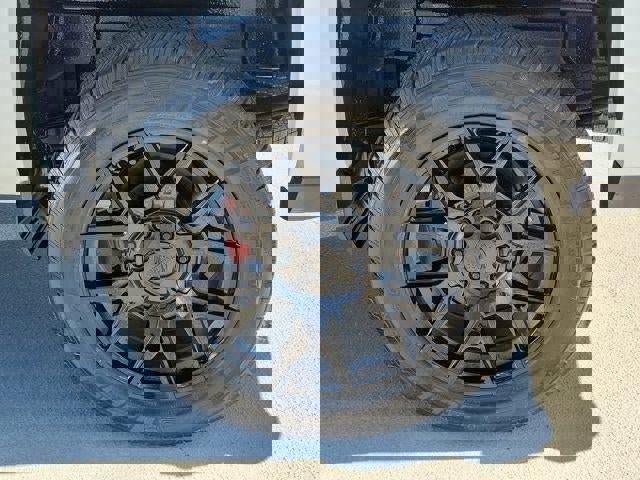 Used 2018 Chevrolet Silverado 1500 Custom w/ Custom Value Package image 8