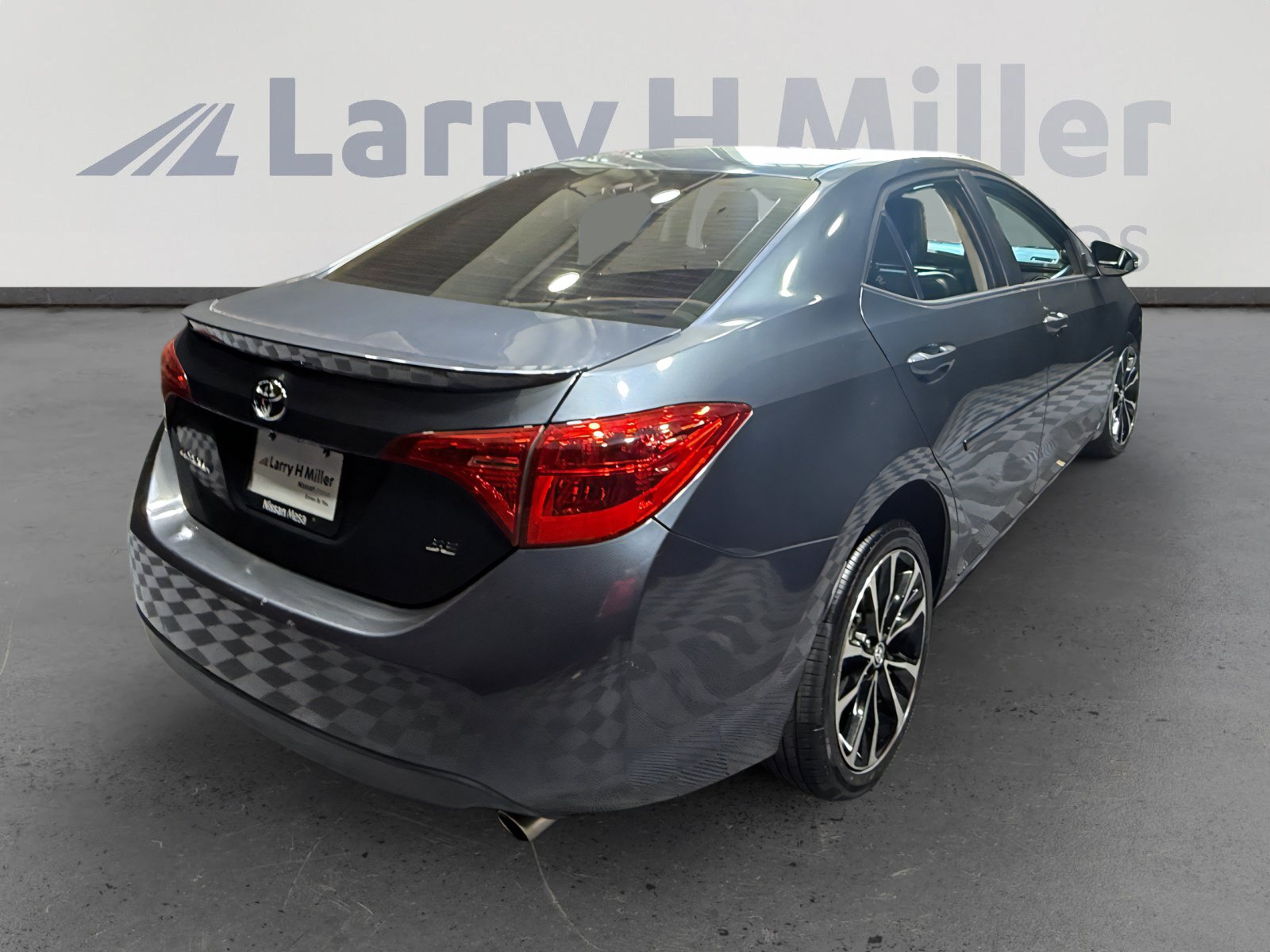 Used 2019 Toyota Corolla SE w/ Carpet Mat Package (TMS) FWD image 5