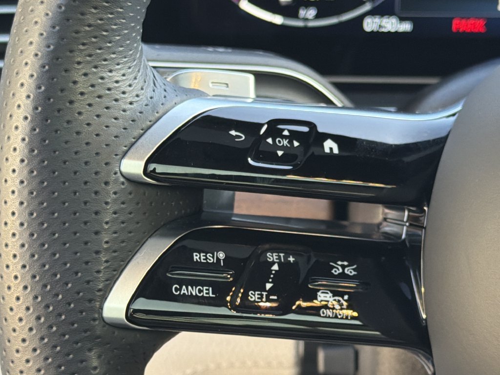 Used 2025 Mercedes-Benz GLS 580 4MATIC image 26