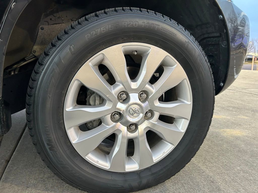 Used 2014 Toyota Sequoia Platinum image 10