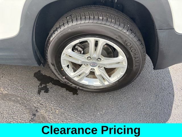 Used 2023 GMC Terrain SLE w/ Driver Convenience Package AWD/4WD image 45