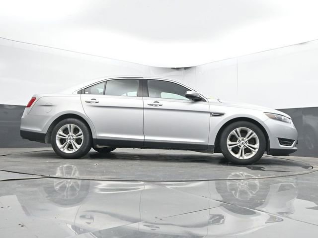 Used 2016 Ford Taurus SEL w/ Equipment Group 201A FWD image 22