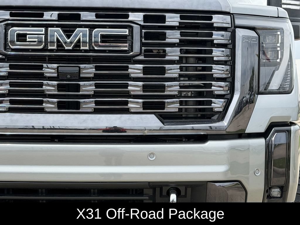 Used 2024 GMC Sierra 2500 Denali Ultimate AWD/4WD image 4