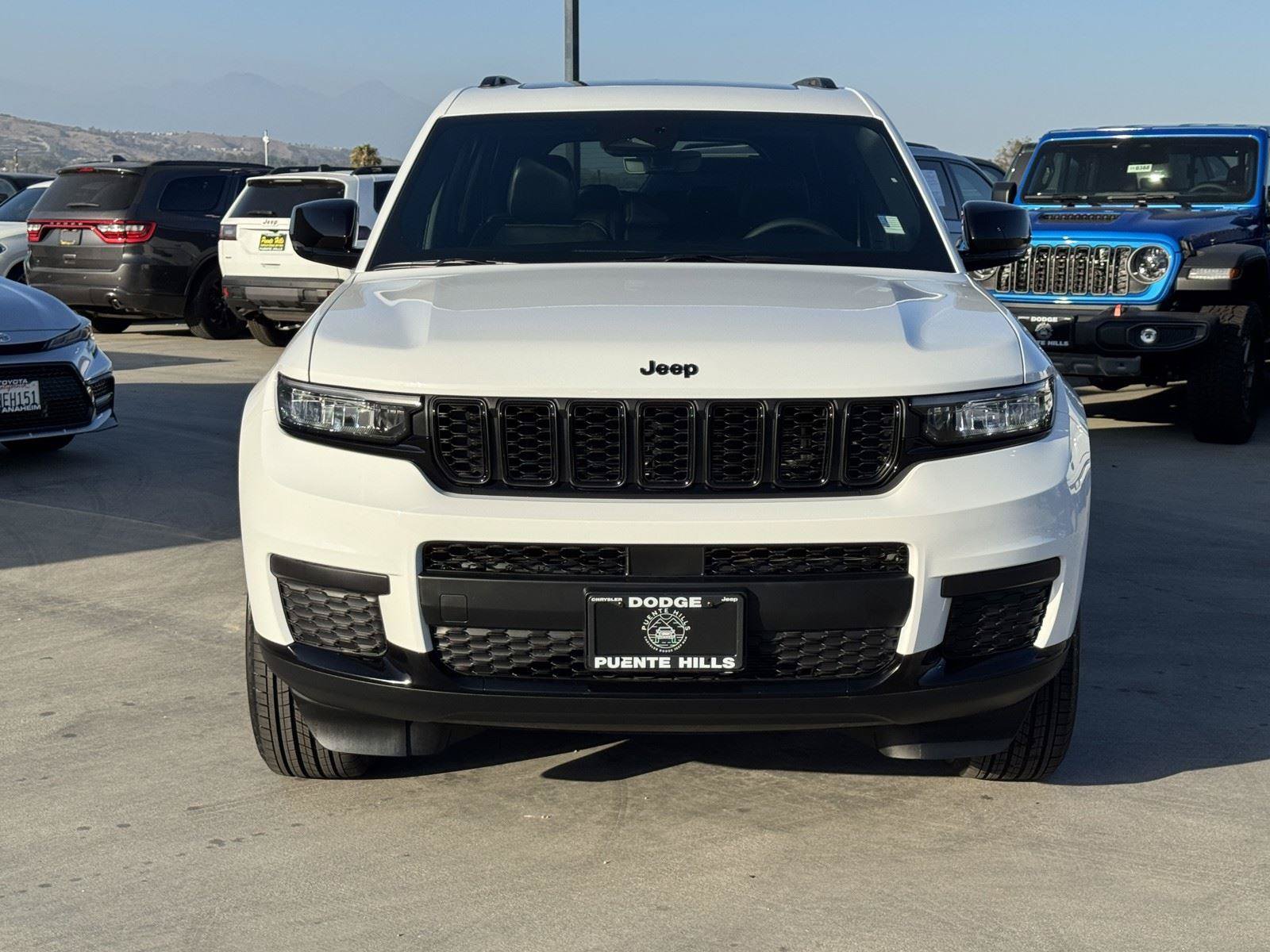 Certified 2025 Jeep Grand Cherokee L Altitude RWD image 2
