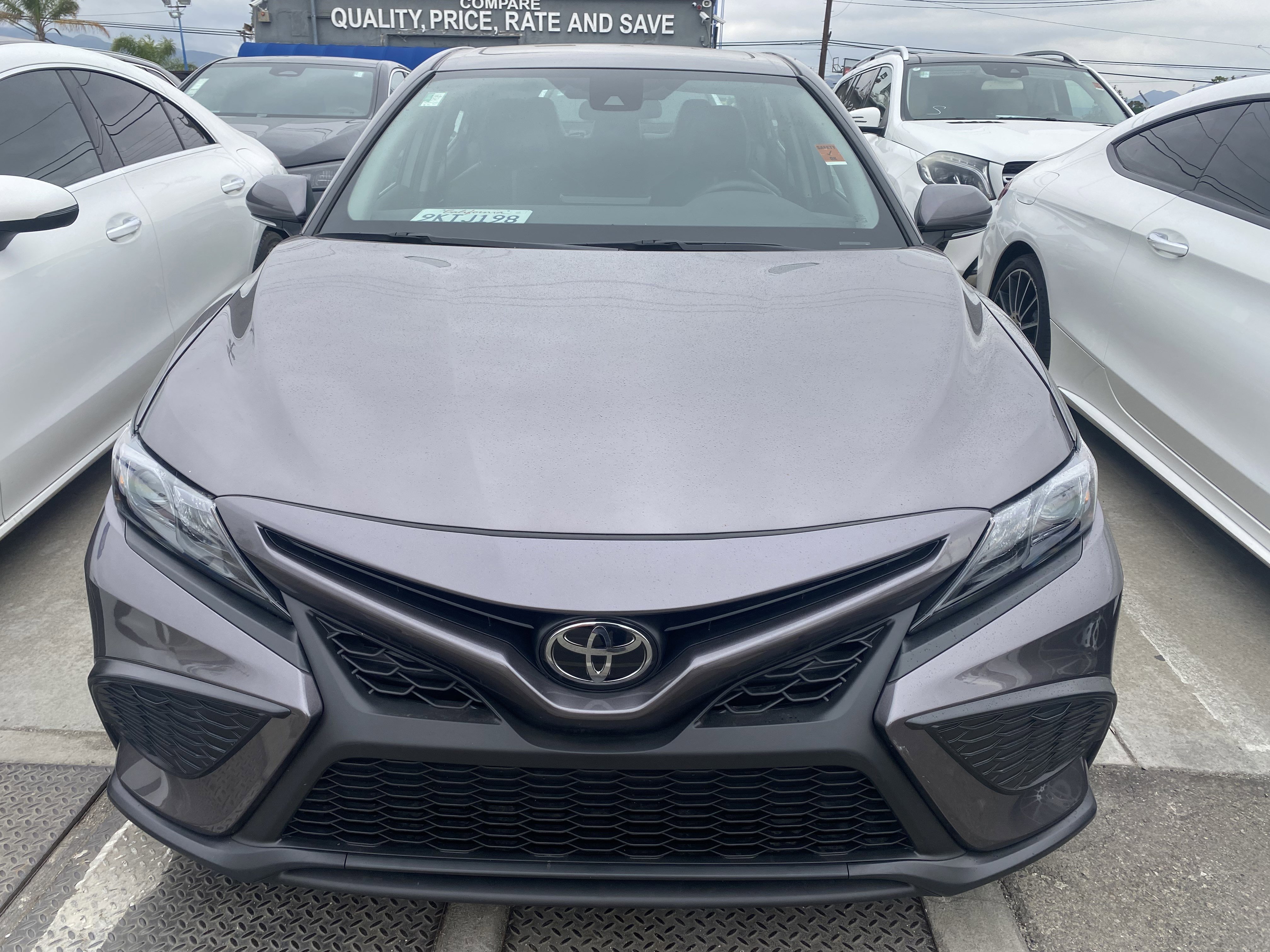 Used 2024 Toyota Camry SE FWD image 3