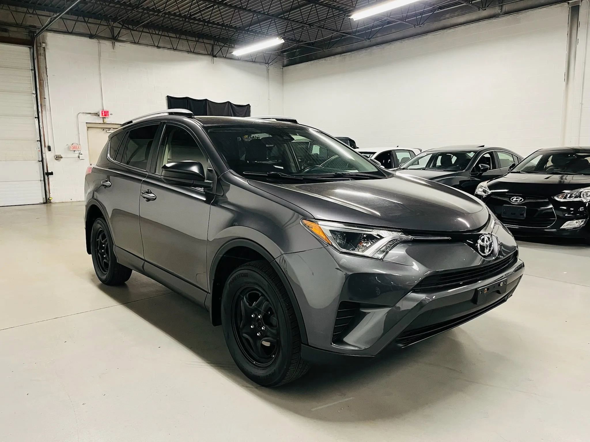Used 2017 Toyota RAV4 LE image 4