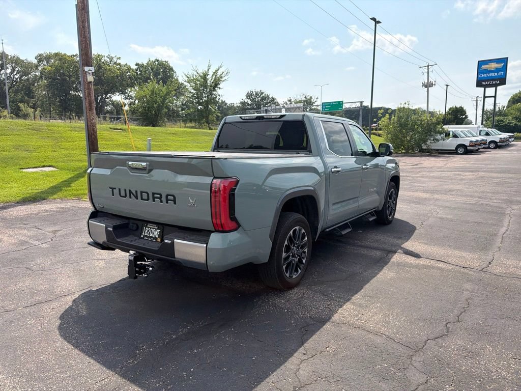 Used 2025 Toyota Tundra Limited AWD/4WD image 32