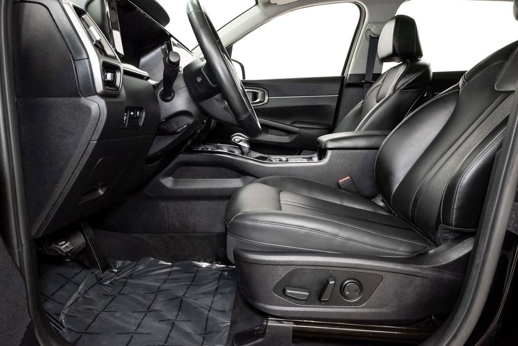 Used 2022 Kia Sorento S w/ Panoramic Sunroof Package image 12