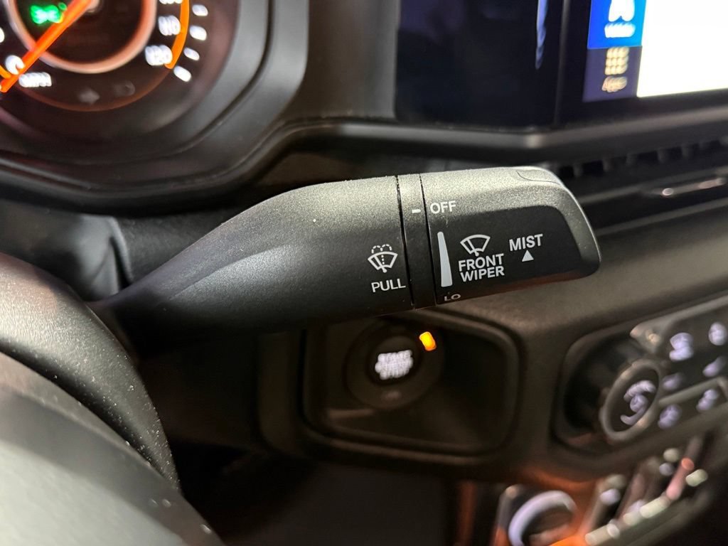 Certified 2025 Jeep Gladiator Sport AWD/4WD image 17