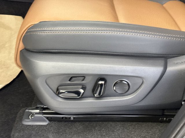 New 2026 Lexus GX 550 w/ Accessory Package (2T) AWD/4WD image 22