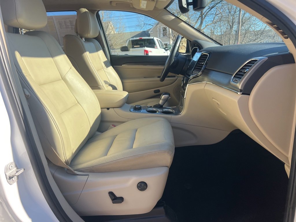 Used 2020 Jeep Grand Cherokee Limited w/ Premium Lighting Group image 28