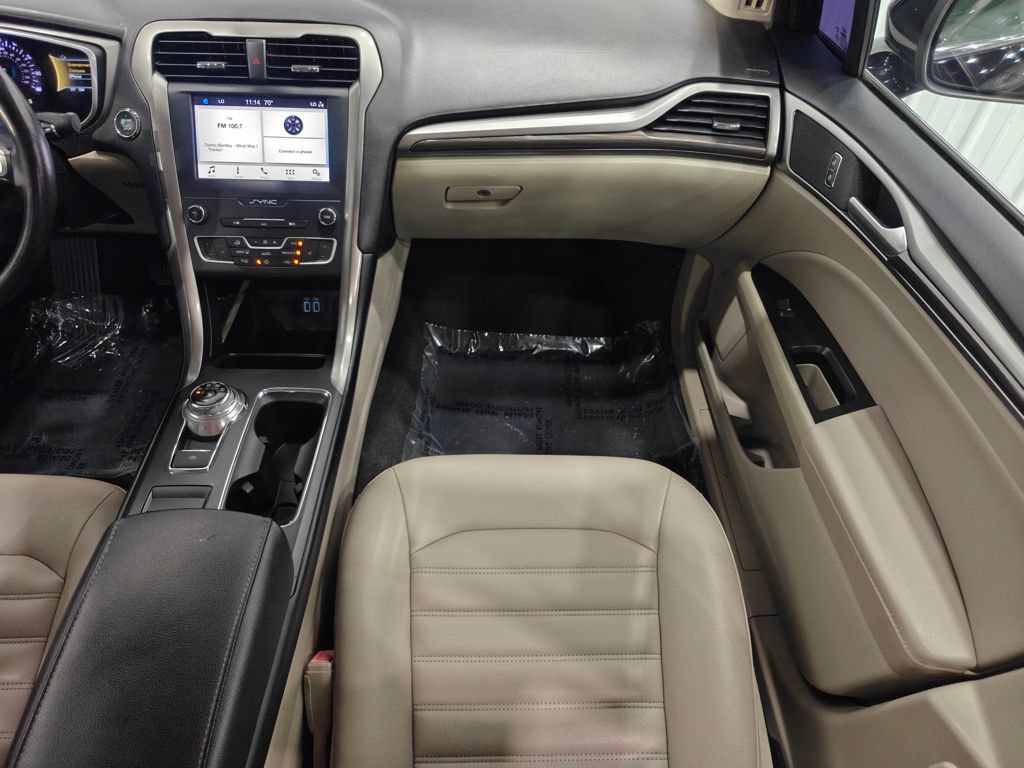 Used 2019 Ford Fusion SEL FWD image 25