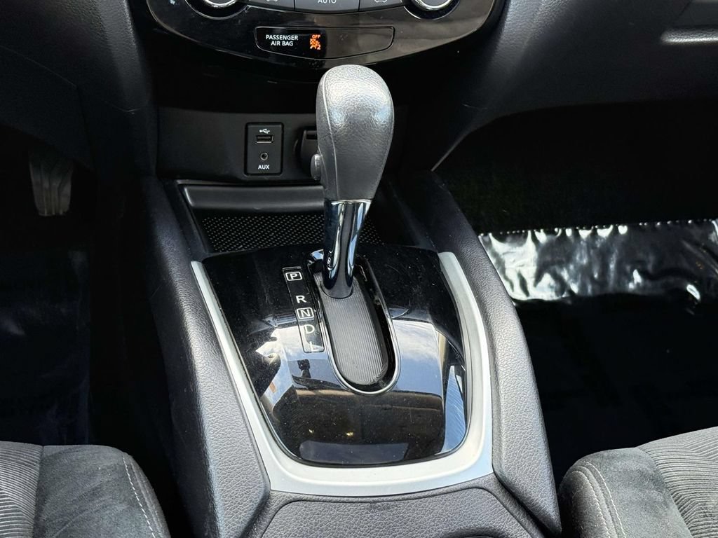 Used 2015 Nissan Rogue SV w/ SV Premium Package AWD/4WD image 22