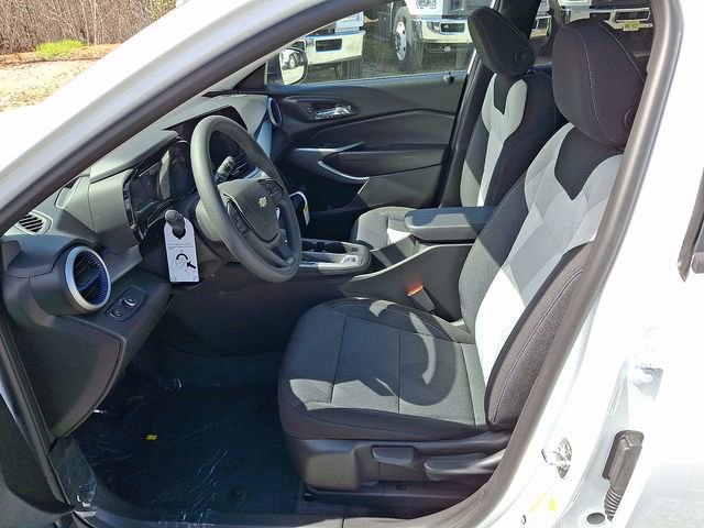 New 2026 Chevrolet Trax LS w/ Driver Confidence Package image 6