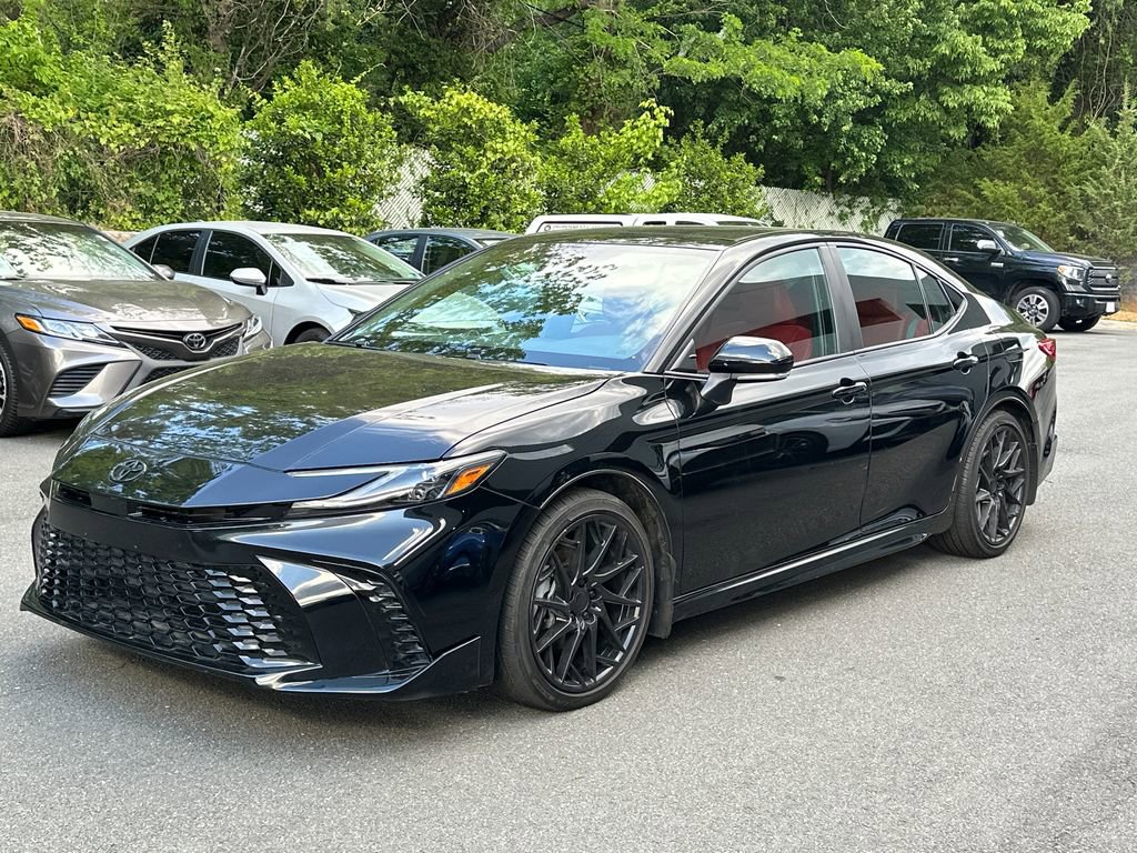 Used 2025 Toyota Camry XSE FWD image 2